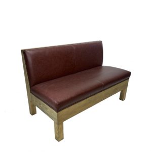 Bancada de madera con asiento y respaldo tapizados en marrón | bancada para bares | bancadas hostelería | bancada para cafeterías | bancada para restaurantes | Bancada interior restaurantes | Moinde