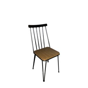 Silla de hierro con aiento rechapado de roble sobre Dm 19 mm, beta direccion frontal color Natural | sillas hostelería | mobiliario para cafetería | taburetes altos para hostelería | lámparas para restaurantes