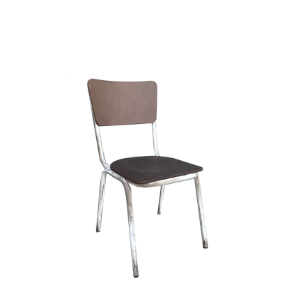 Sillas y sillones tapizadas para interior | Muebles para hostelería en Madrid Moinde | Sillas hostelería | Silla de hierro, Asiento y respaldo de madera laminada color Nogal Envejecido