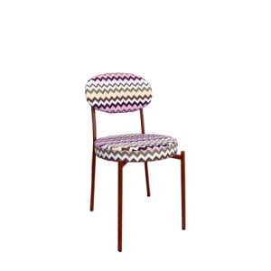 Silla de hierro, Asiento y respaldo tapizado en textil color zigzag de colores | Sillas y sillones tapizadas para interior | Muebles para hostelería en Madrid Moinde | Sillas de interior para hostelería