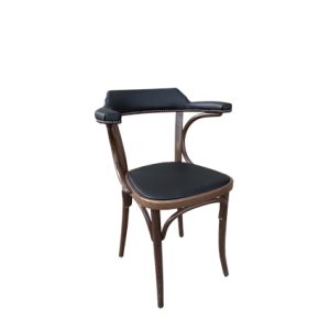 Sillon de madera maciza. Sillón de madera con asiento y respaldo tapizado en polipiel. Detalle de tachuelas alrededor del respaldo color Negro | Sillones de madera | Sillas de Madera para interior| Sillas hostelería | Sillas de madera maciza