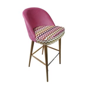 Taburete alto de madera maciza, asiento y respaldo tapizado en tela color Rosa cuarzo | Taburetes de madera | Taburete de madera para interior | Taburete alto de madera | Taburete tapizado | Mobiliario Moinde