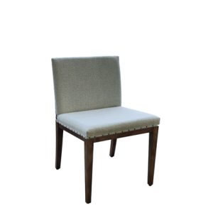 Silla de madera, asiento y respaldo tapizado en textil color Gris | muebles para bar | mobiliario para hostelería | sillón de madera para interior | mobiliario para exterior